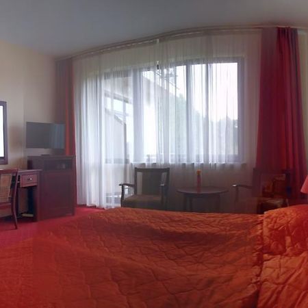 Hotel Floris Cheia  Extérieur photo