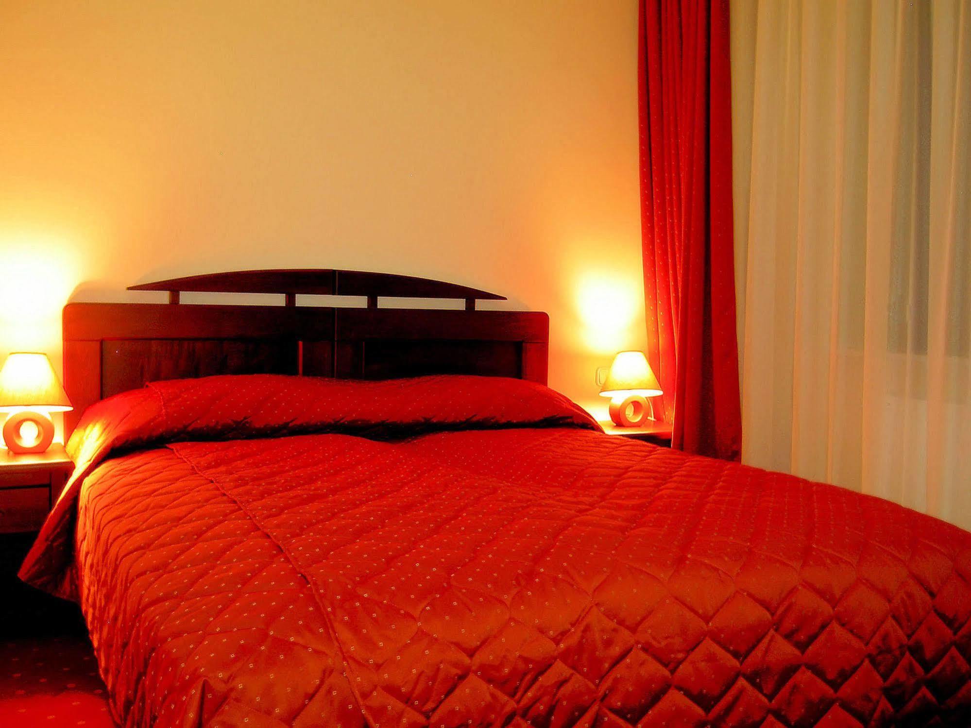 Hotel Floris Cheia  Extérieur photo