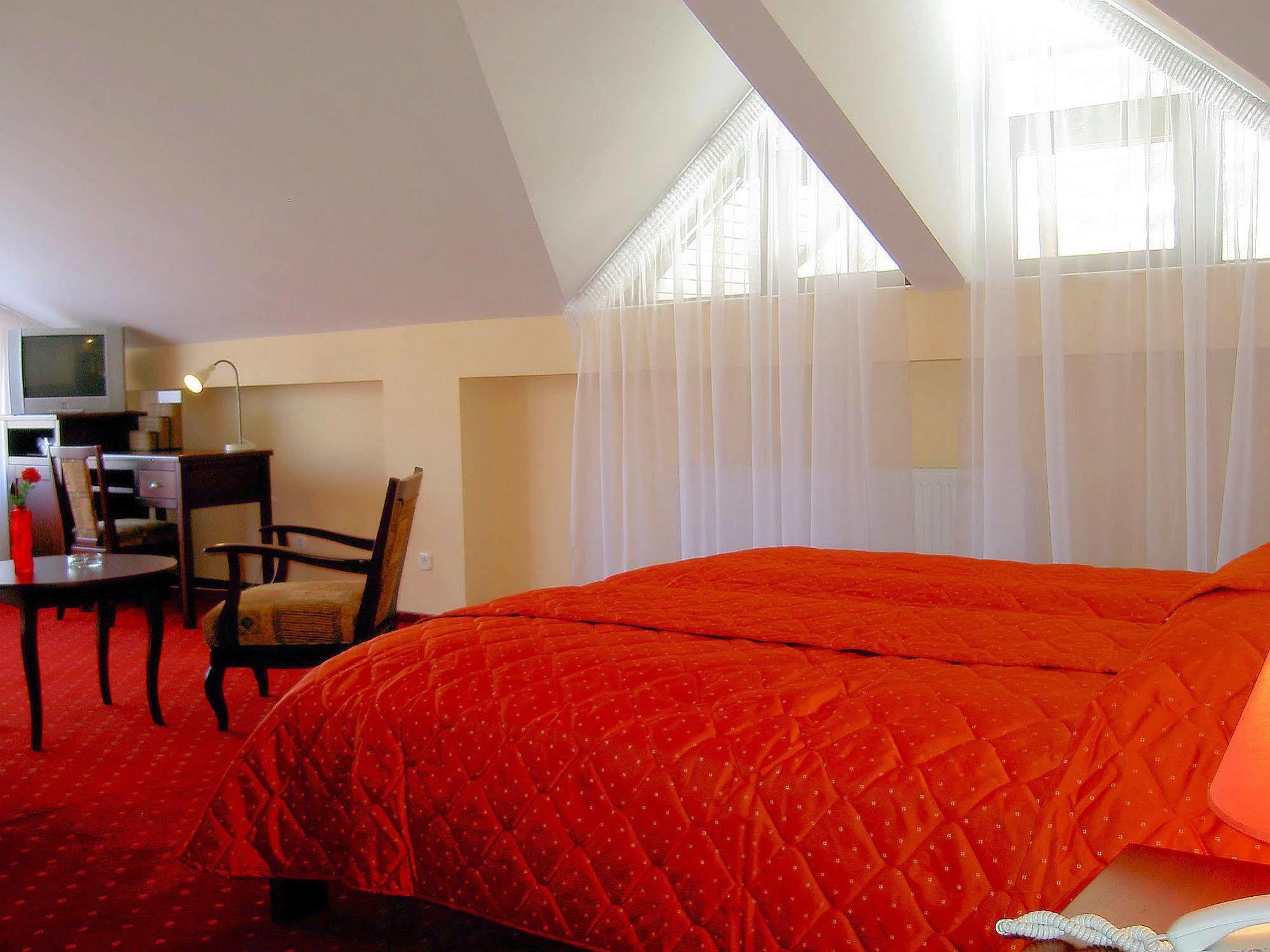 Hotel Floris Cheia  Extérieur photo