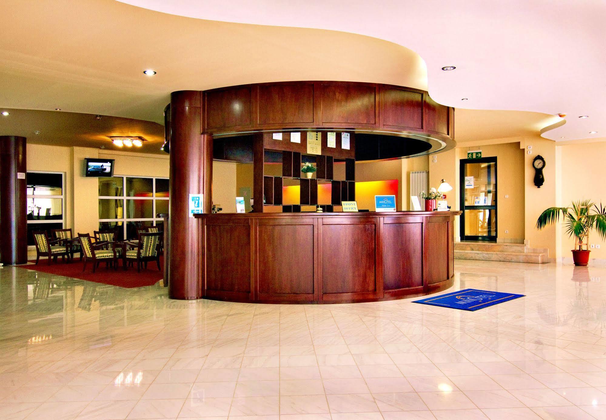 Hotel Floris Cheia  Extérieur photo