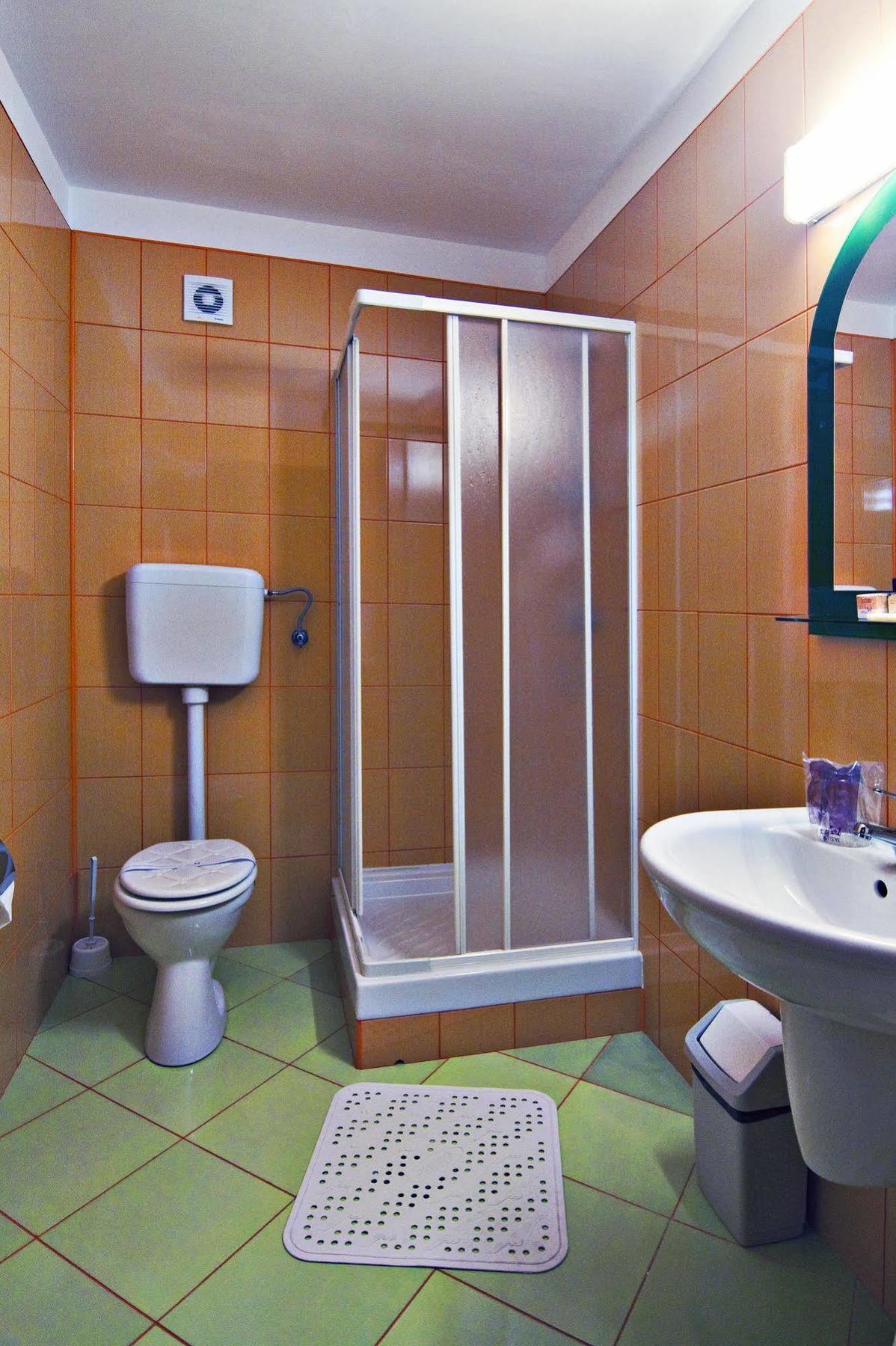 Hotel Floris Cheia  Extérieur photo