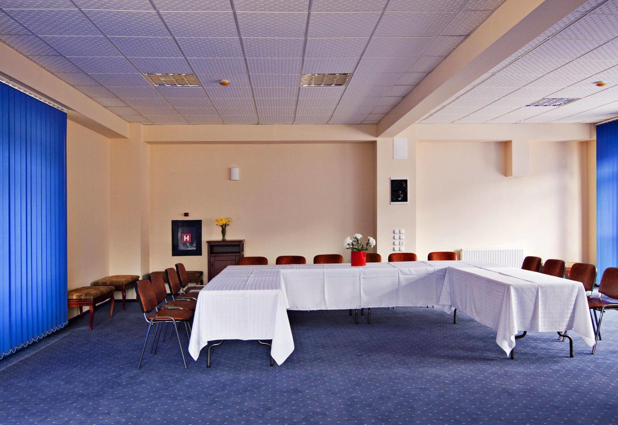 Hotel Floris Cheia  Extérieur photo